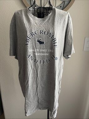 Abercrombie & Fitch Gray Logo Short-Sleeve Tee
